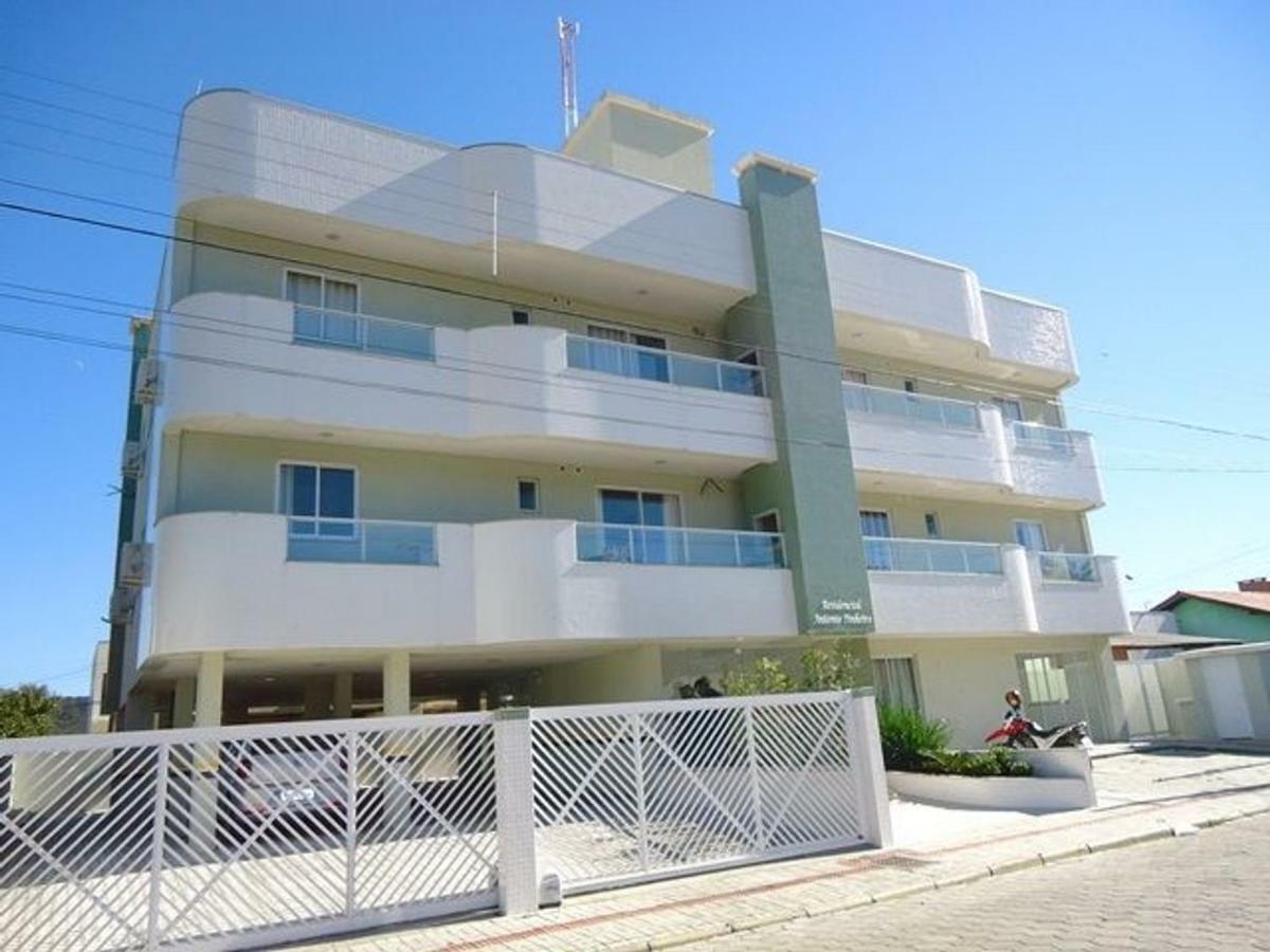 Res. Antonio Pinheiro. Apartamento Com 2 Dormitorios. 邦比尼亚斯 外观 照片
